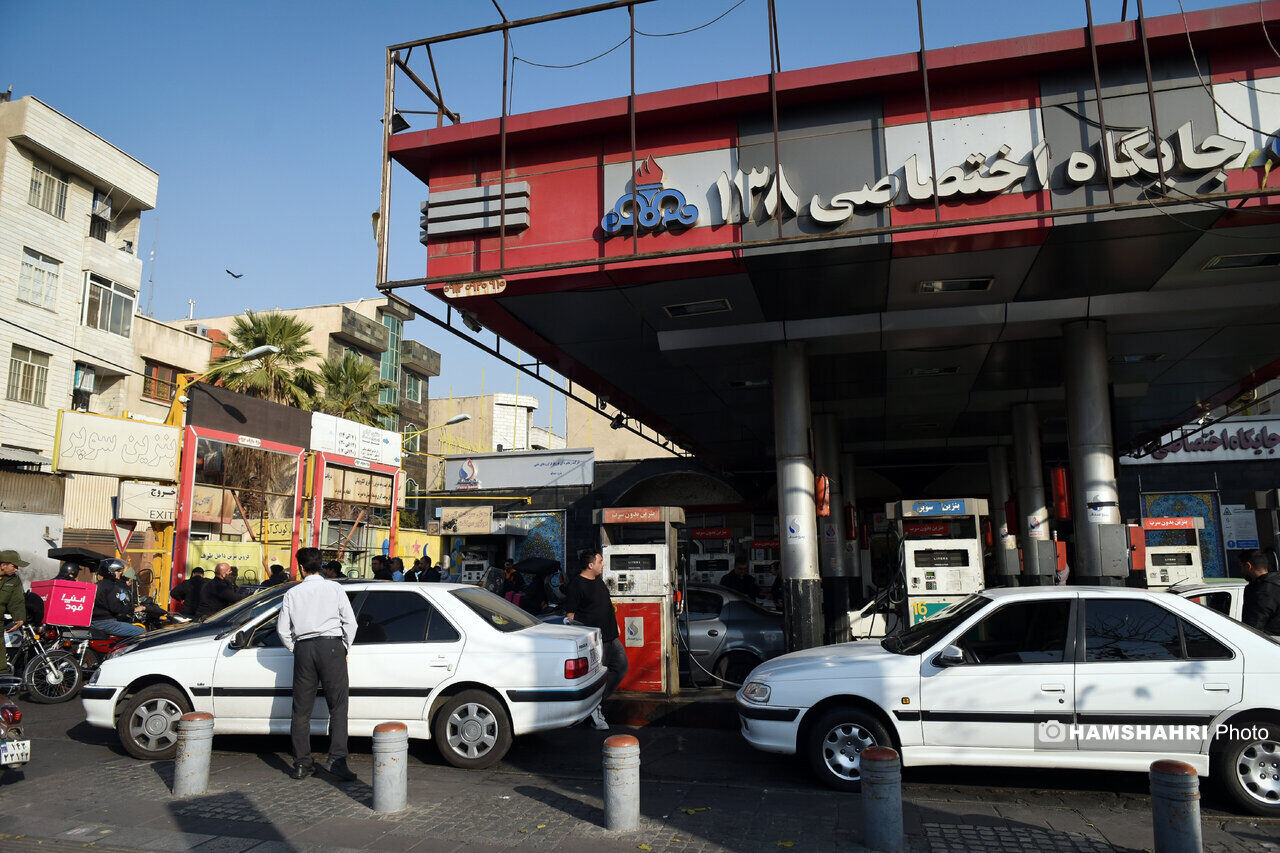 اختلال در پمپبنزینهای تهران؛ شهروندان با مشکل تأمین سوخت مواجهاند