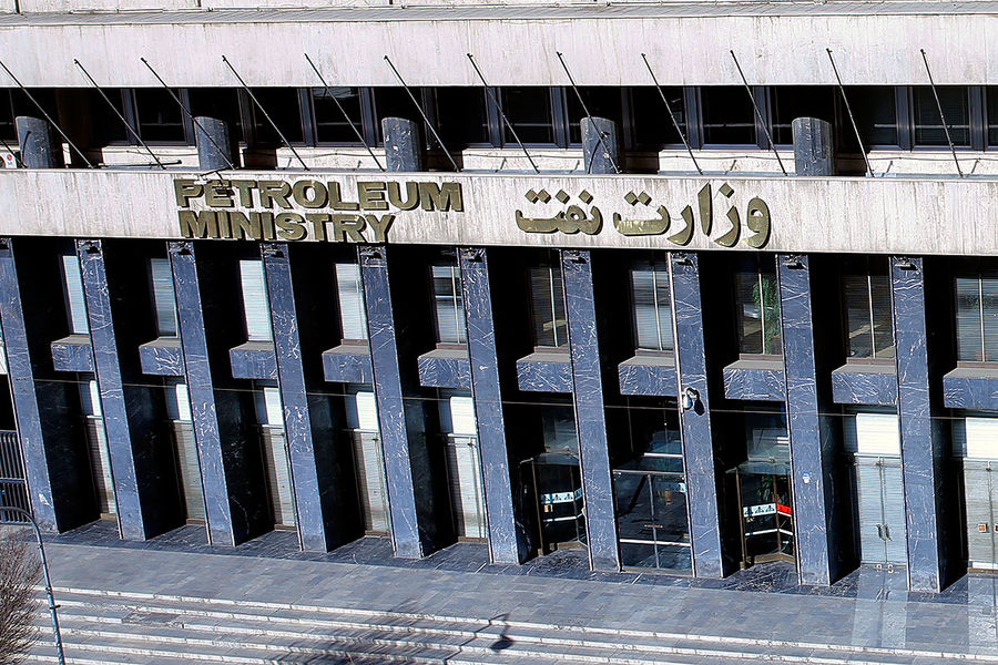 ضرورت انتخاب وزیر نفت با آشنایی عمیق از صنعت