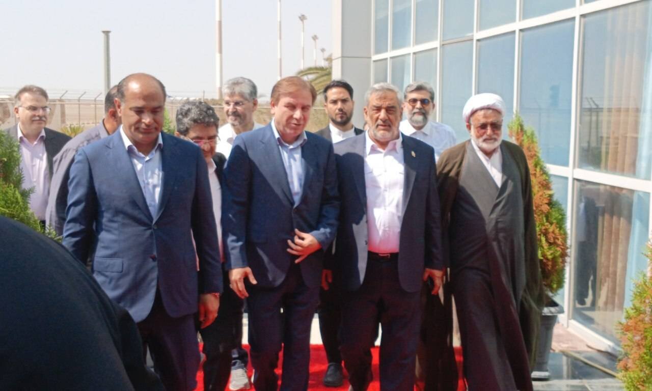 بازدید سرپرست وزارت نفت از پالایشگاههای عسلویه برای ارزیابی وضعیت