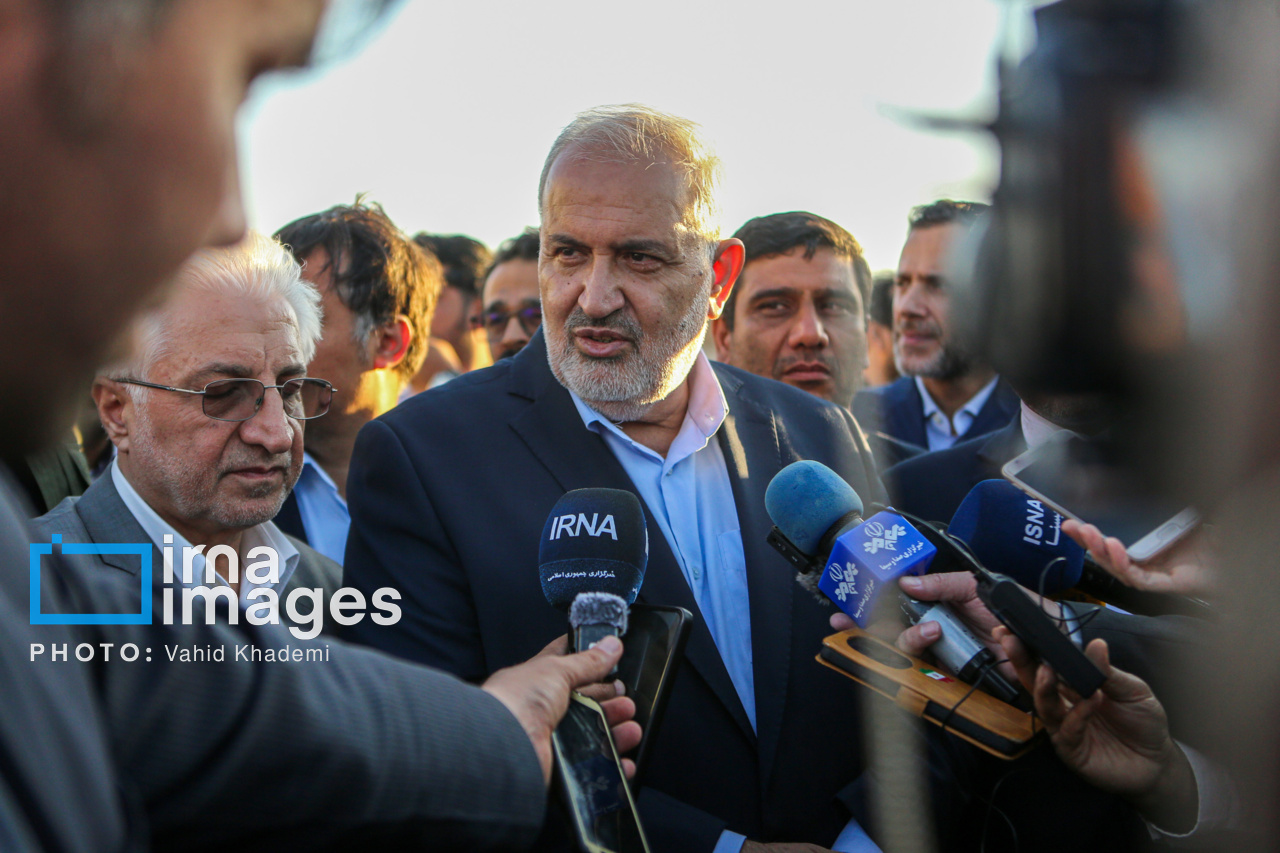 علی آبادی: مصرف برق خورشیدی باید اولویت جغرافیایی داشته باشد