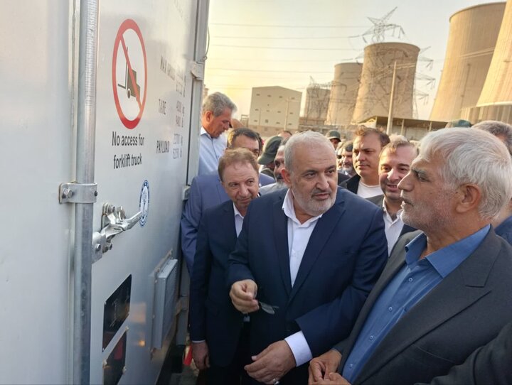 وزیر نیرو: ظرفیت انرژی‌های تجدیدپذیر تا پایان امسال به ۱۲ هزار مگاوات می‌رسد