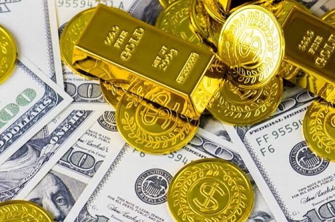 نوسانات بازار ارز و طلا تحت تأثیر شایعه افزایش قیمت بنزین